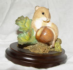 Immagine di MOUSE WITH HAZELNUT